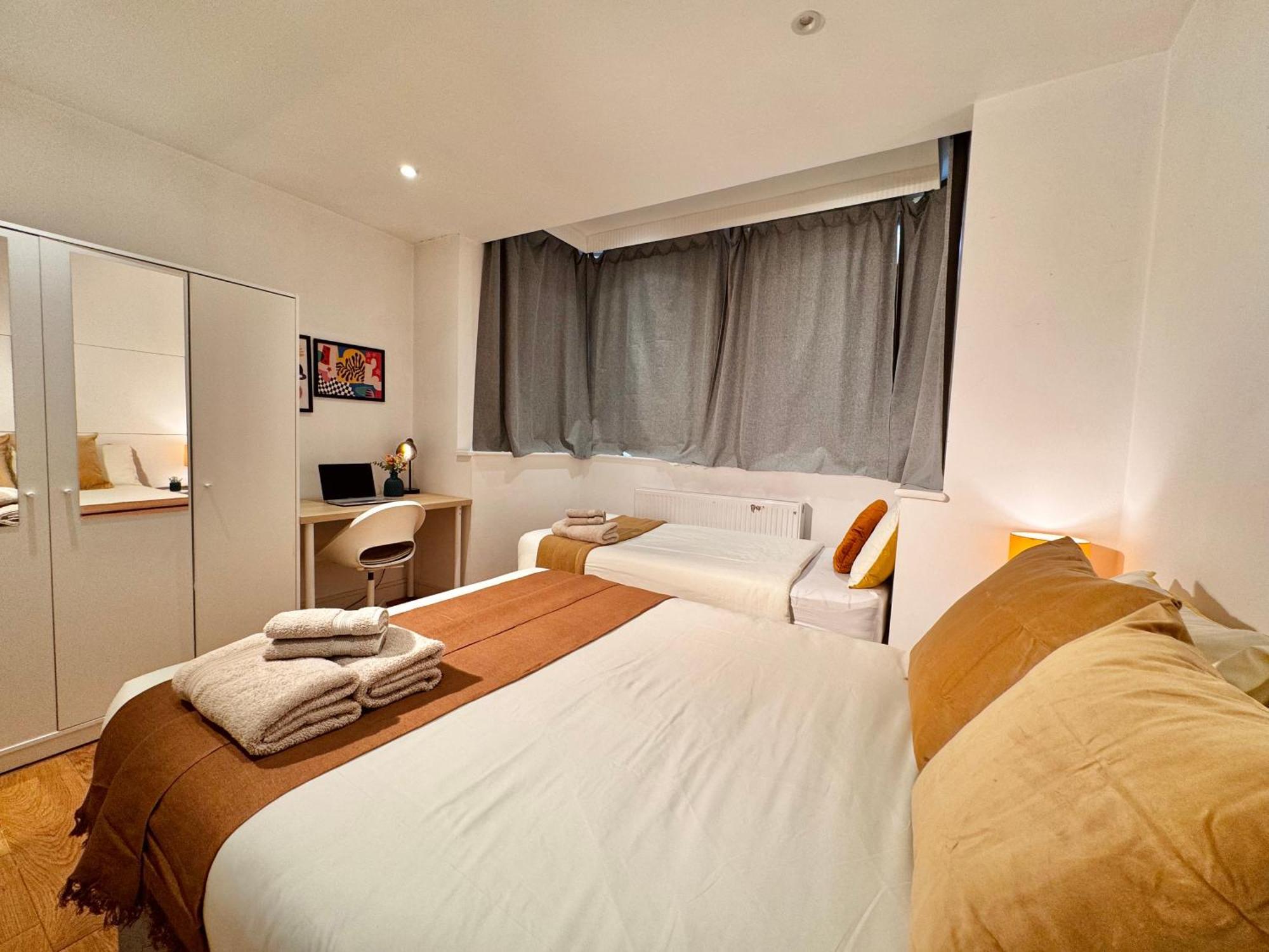En-Suites With Free Parking 30Min To Central London Exteriör bild