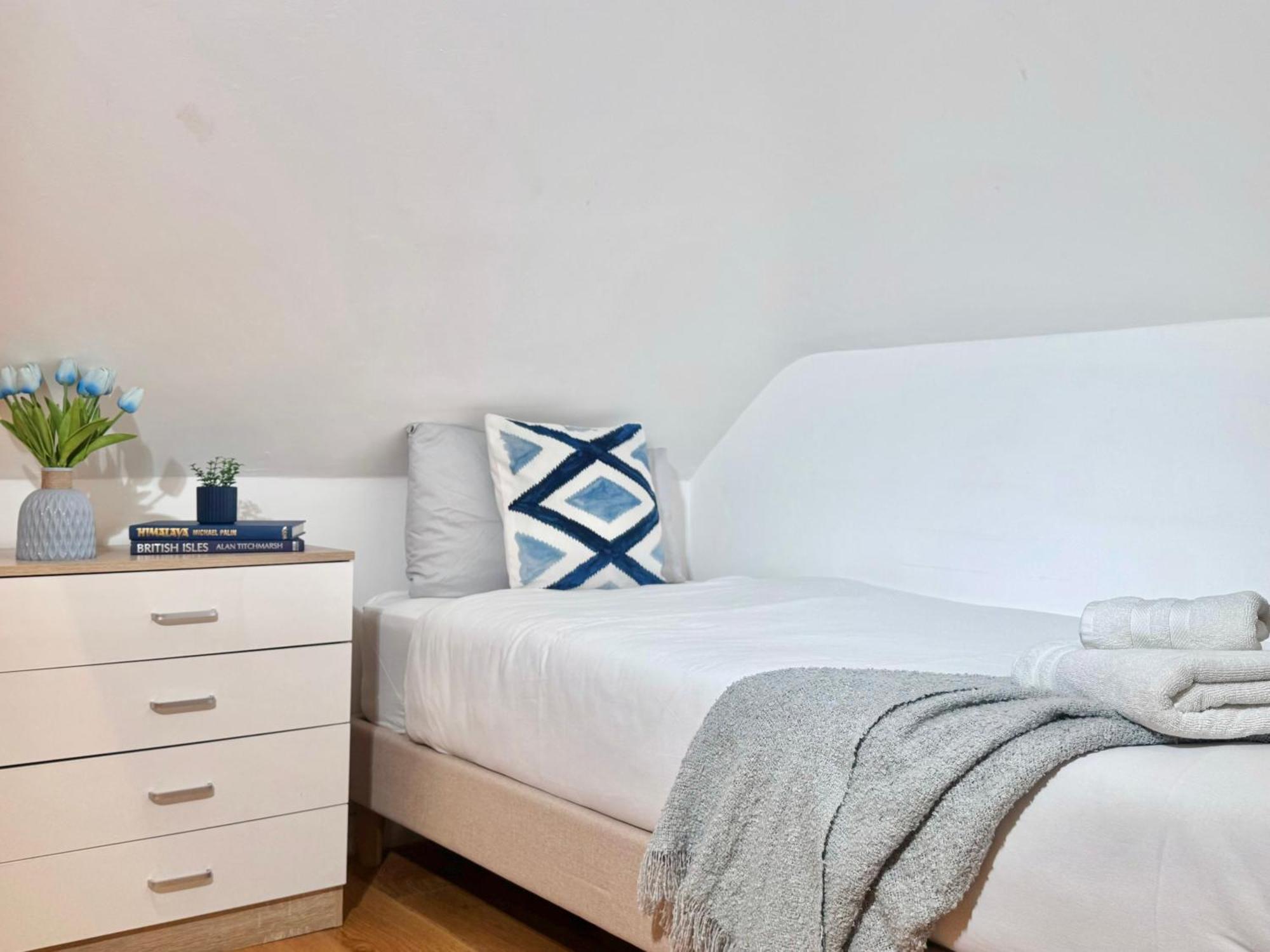 En-Suites With Free Parking 30Min To Central London Exteriör bild
