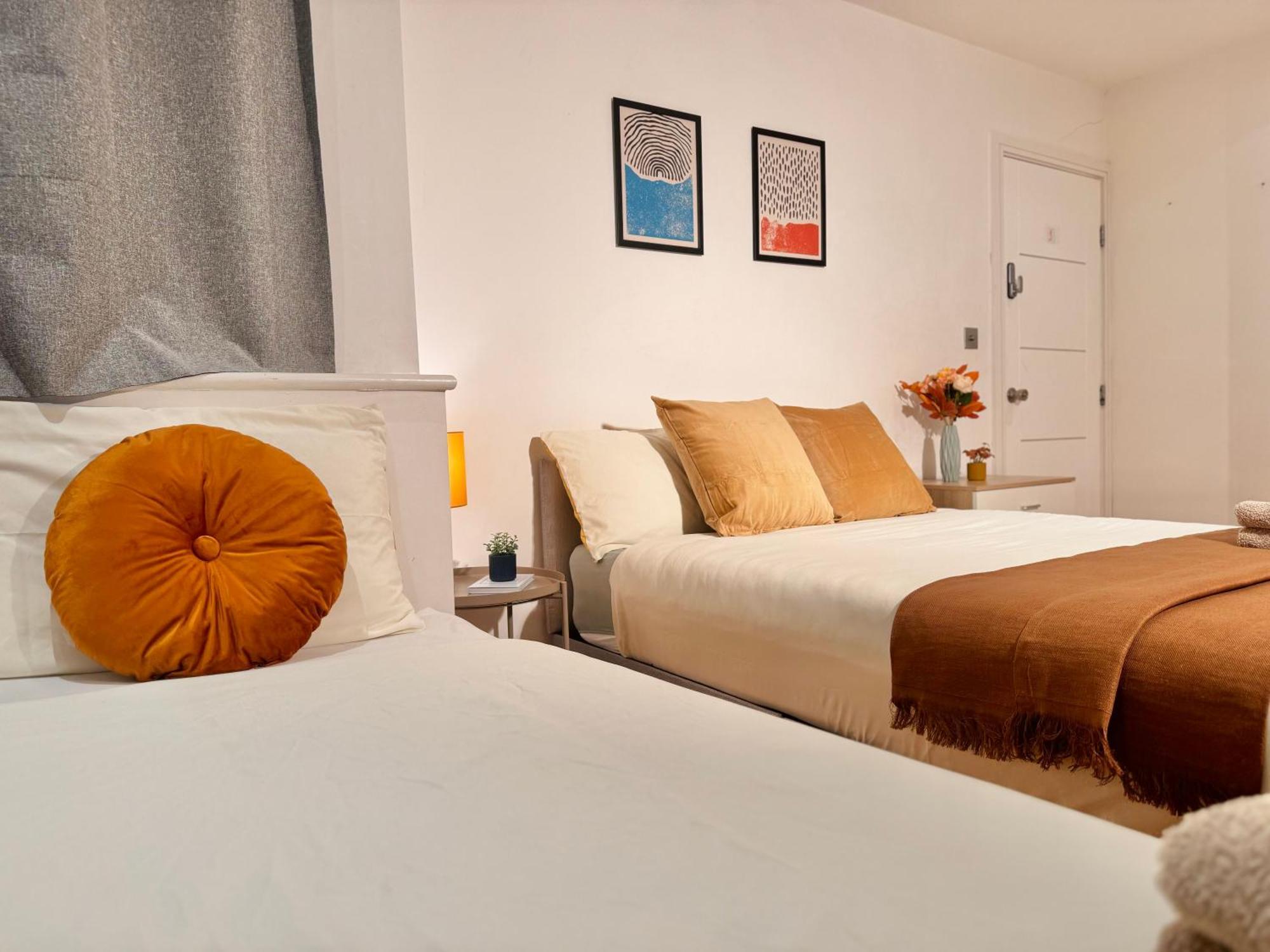En-Suites With Free Parking 30Min To Central London Exteriör bild
