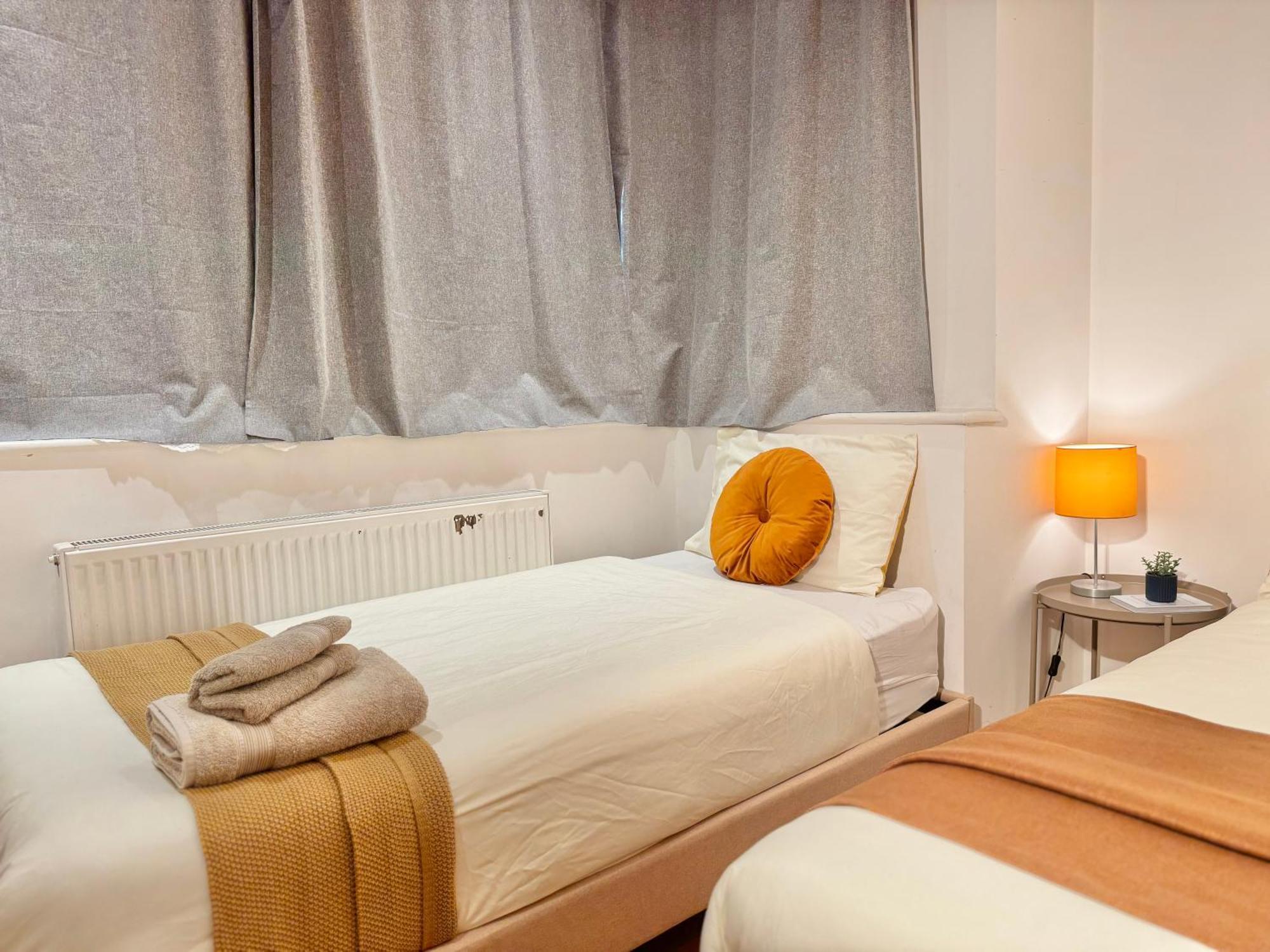 En-Suites With Free Parking 30Min To Central London Exteriör bild