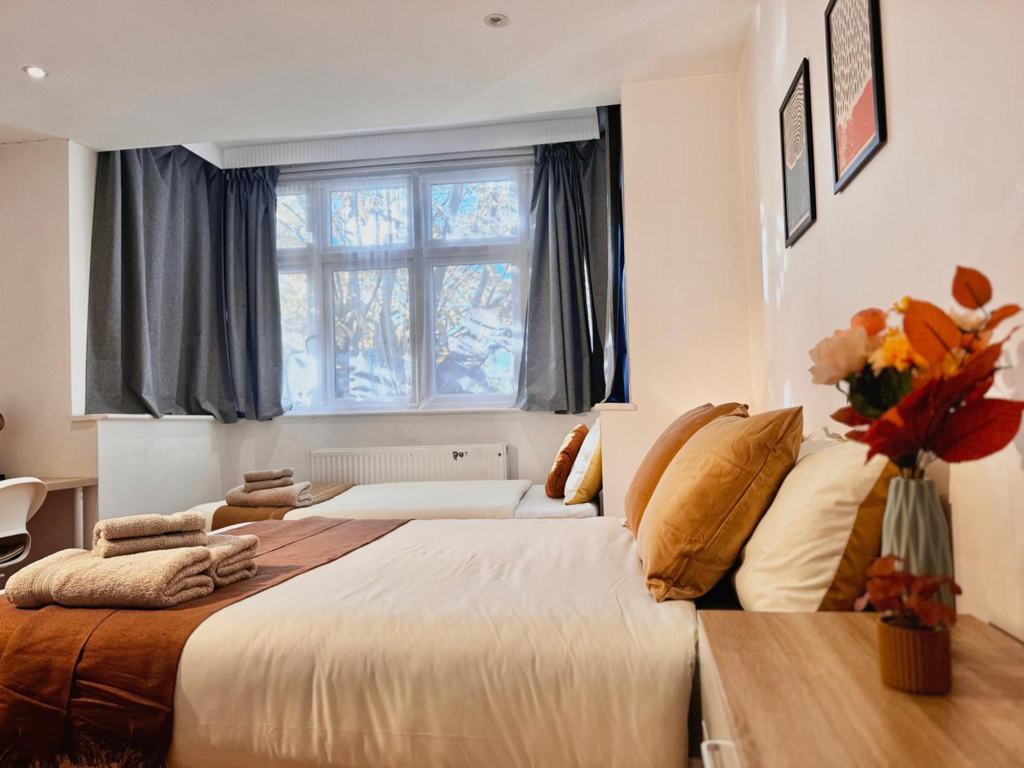 En-Suites With Free Parking 30Min To Central London Exteriör bild