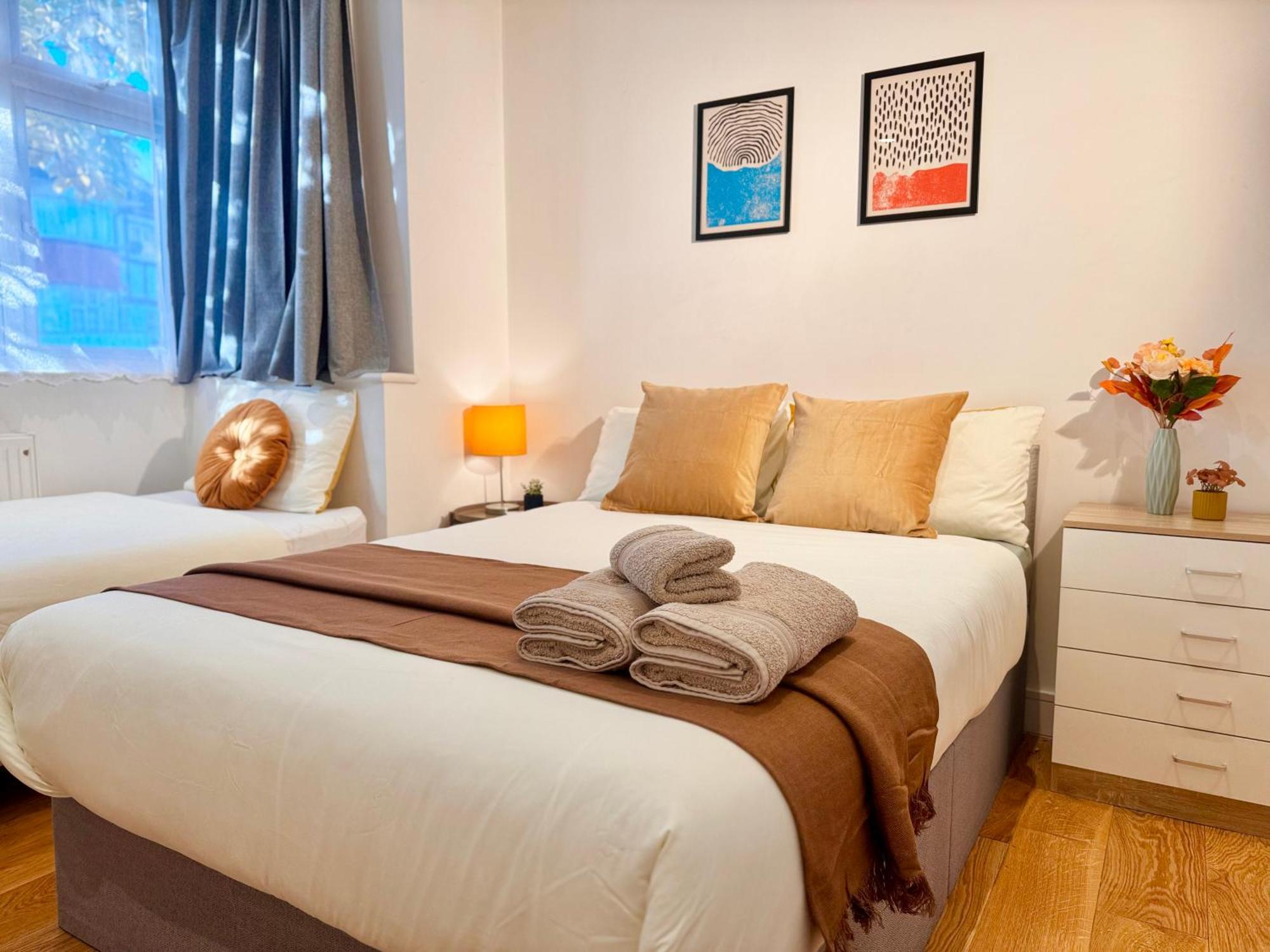 En-Suites With Free Parking 30Min To Central London Exteriör bild