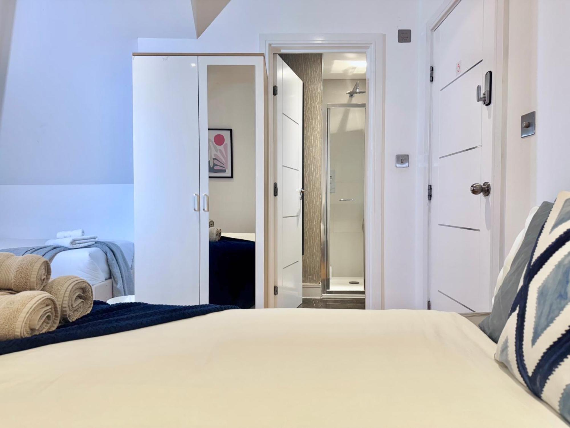 En-Suites With Free Parking 30Min To Central London Exteriör bild