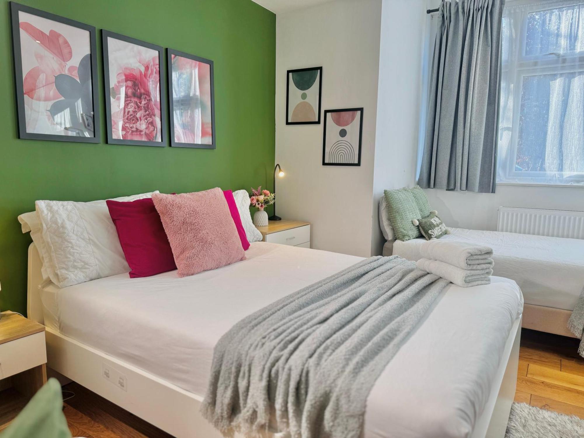 En-Suites With Free Parking 30Min To Central London Exteriör bild