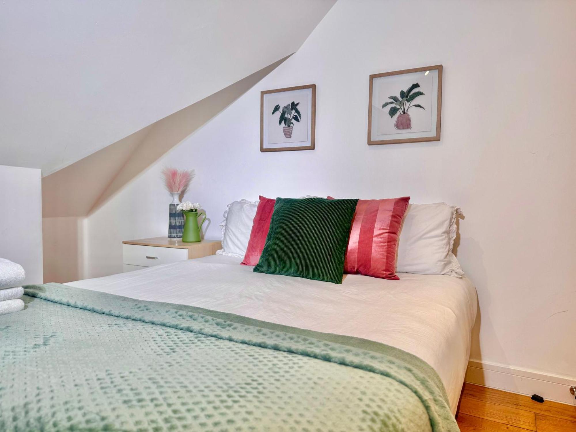 En-Suites With Free Parking 30Min To Central London Exteriör bild