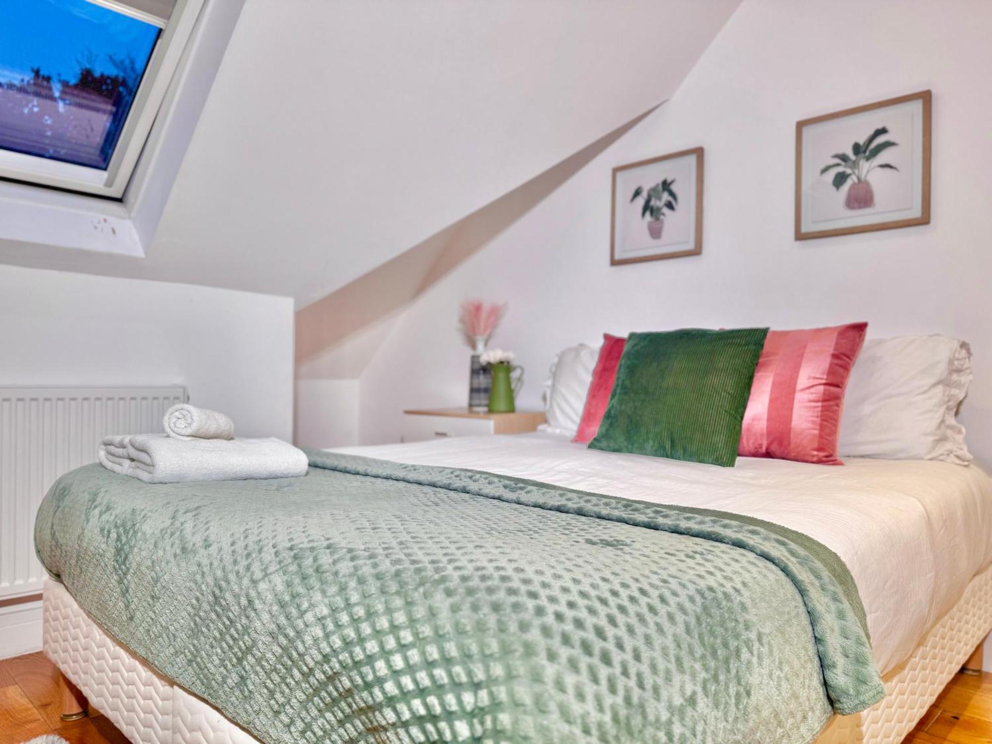 En-Suites With Free Parking 30Min To Central London Exteriör bild