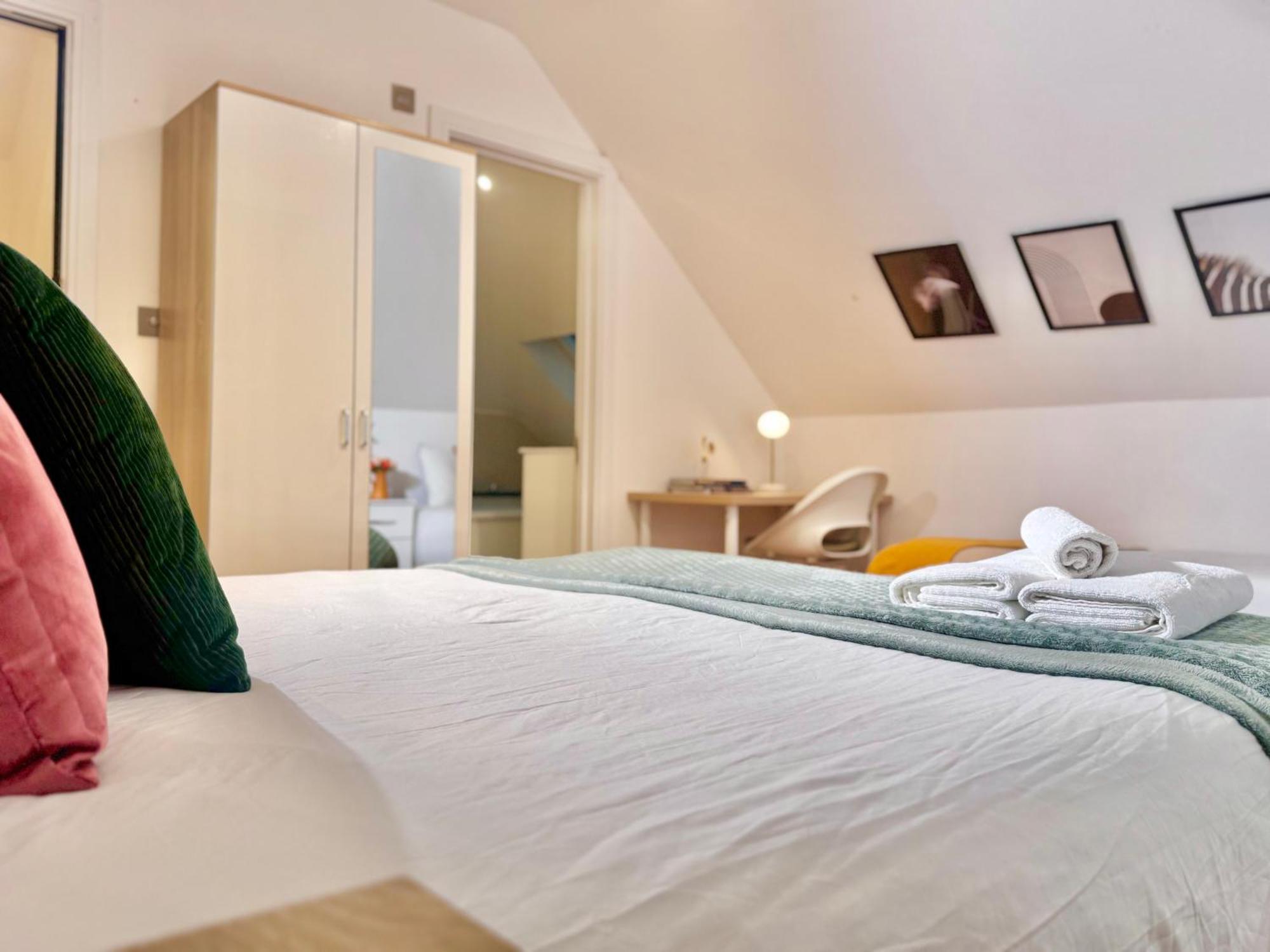 En-Suites With Free Parking 30Min To Central London Exteriör bild