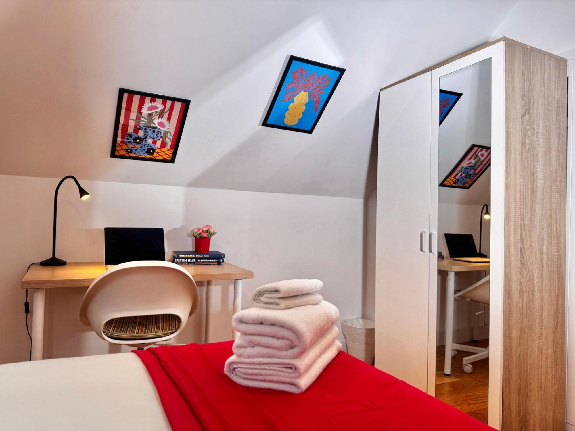 En-Suites With Free Parking 30Min To Central London Exteriör bild