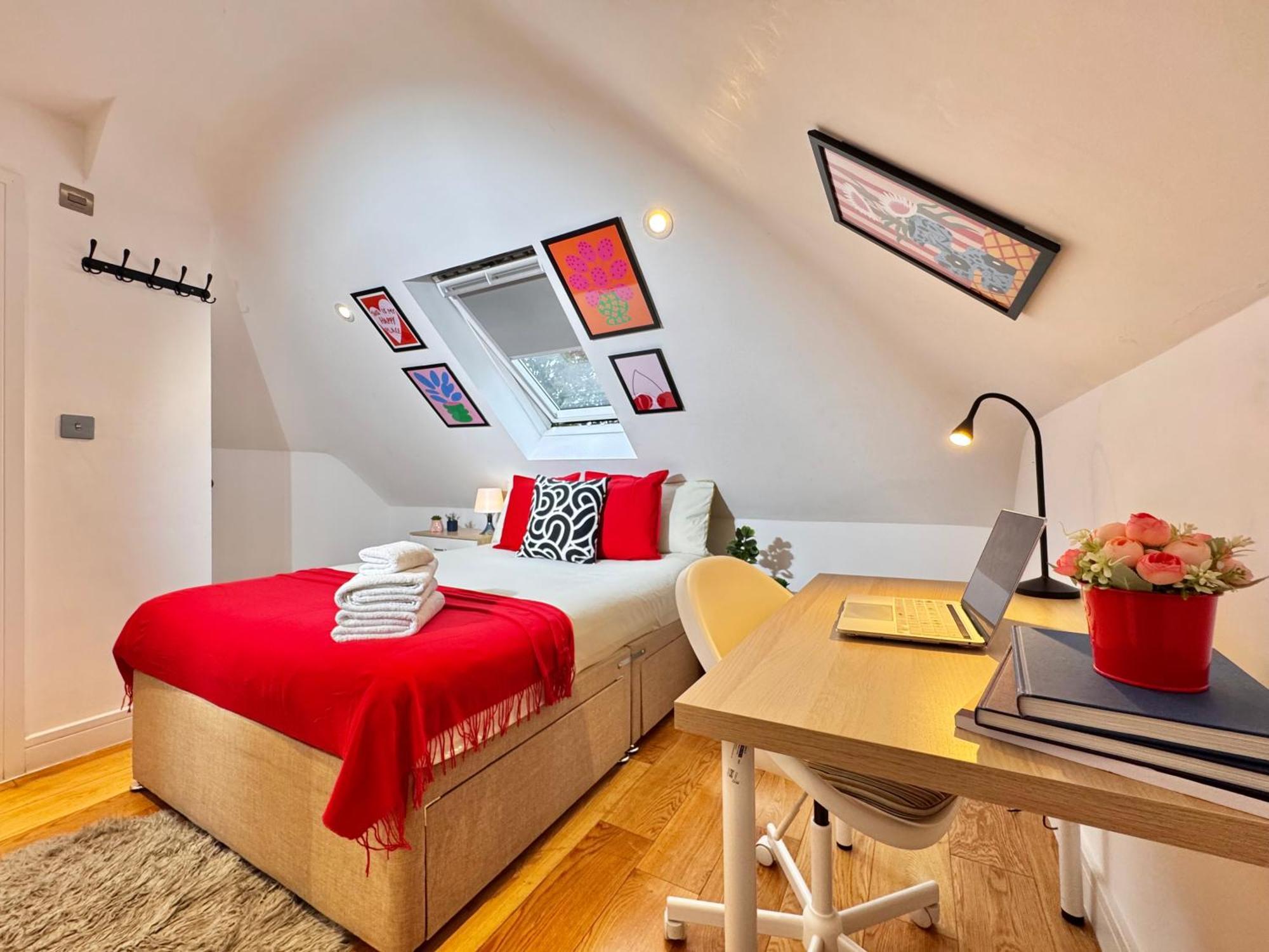 En-Suites With Free Parking 30Min To Central London Exteriör bild