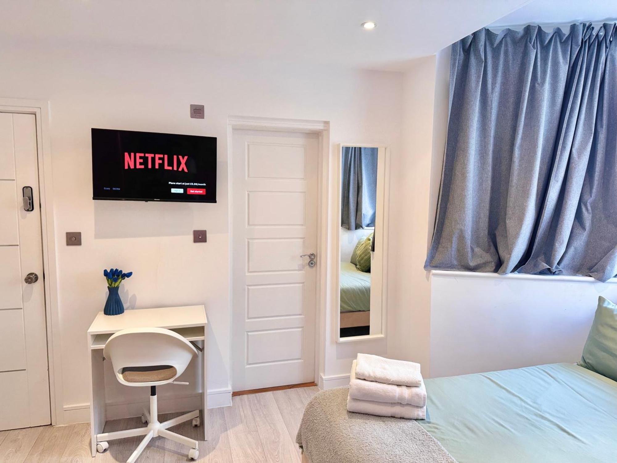 En-Suites With Free Parking 30Min To Central London Exteriör bild
