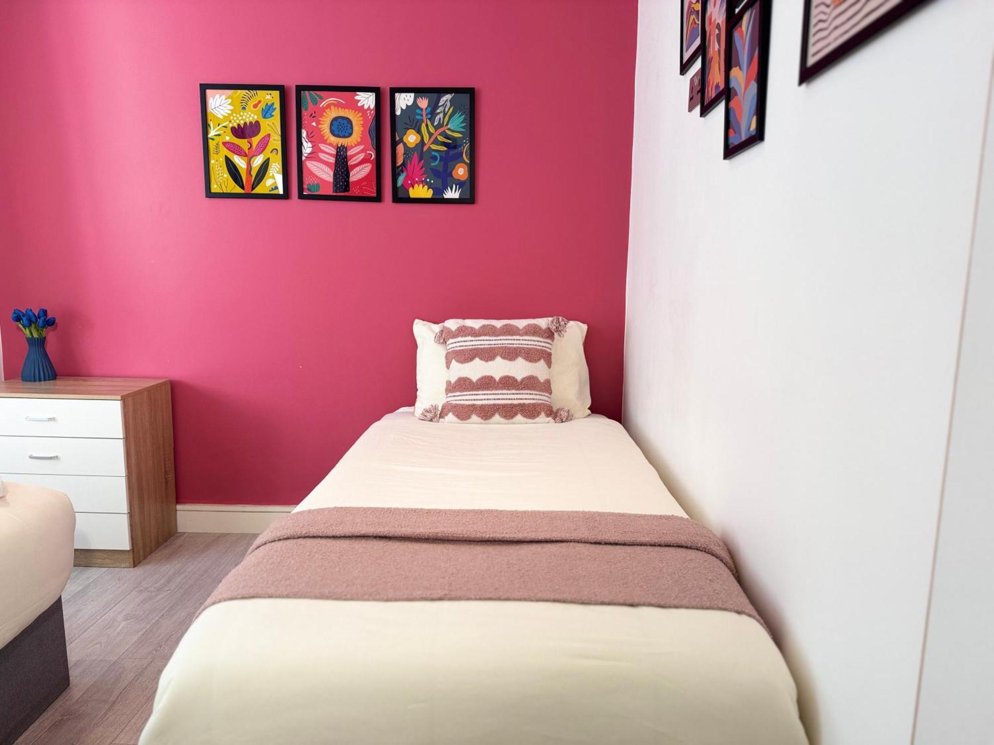 En-Suites With Free Parking 30Min To Central London Exteriör bild