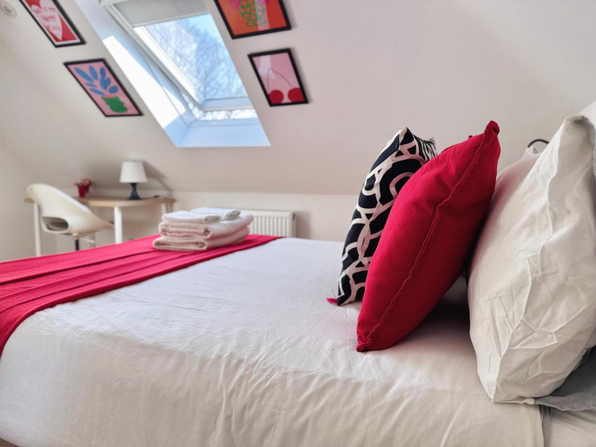 En-Suites With Free Parking 30Min To Central London Exteriör bild