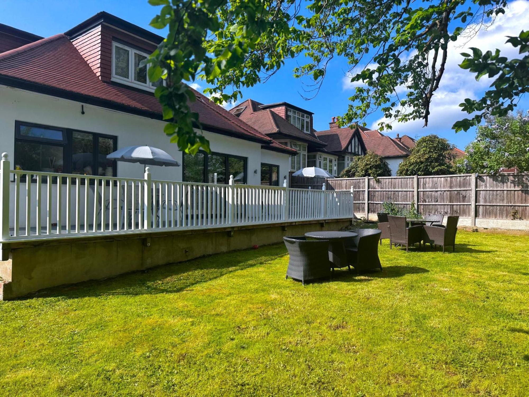 En-Suites With Free Parking 30Min To Central London Exteriör bild